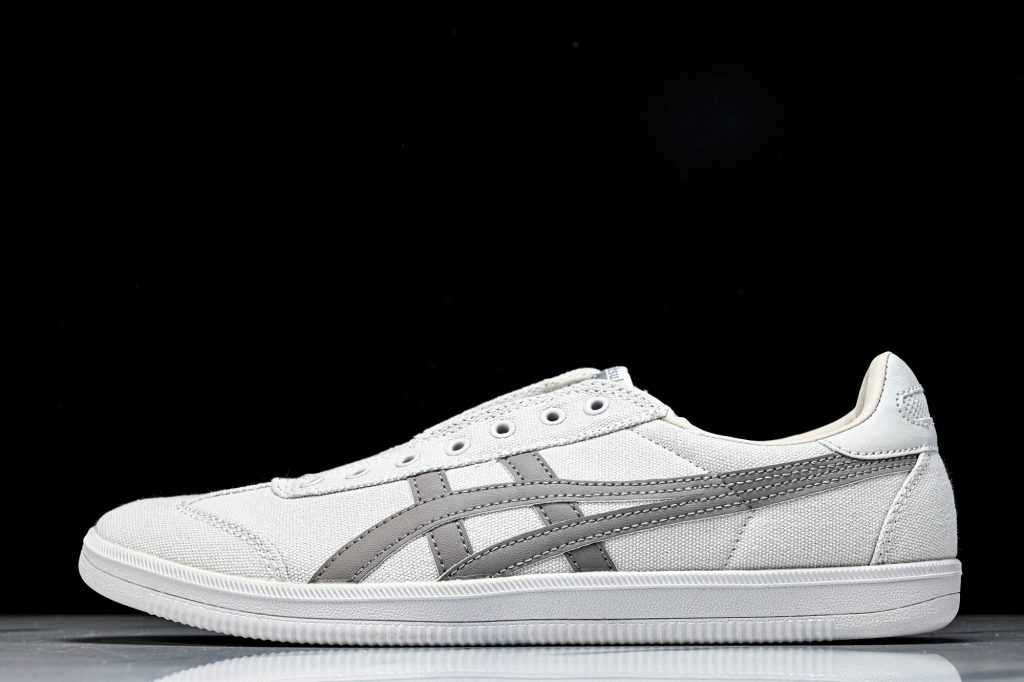Onitsuka Tiger Tokuten Slip-On Blanco / Gris