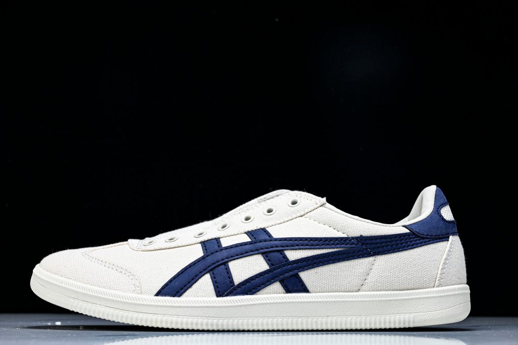 Onitsuka Tiger Tokuten Slip-On Blanco / Azul Marino