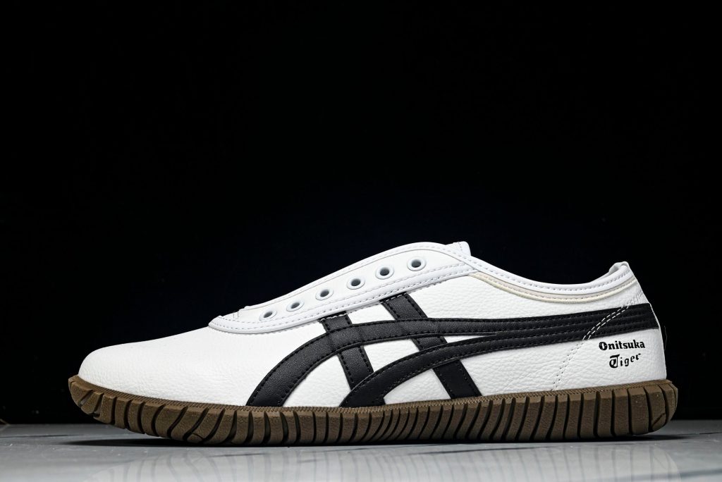 Onitsuka Tiger Tsunahiki Slip-On Blanco / Negro
