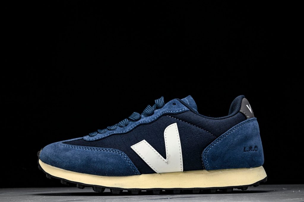 VEJA Rio Branco Alveomesh Azul marino / Beige / Blanco