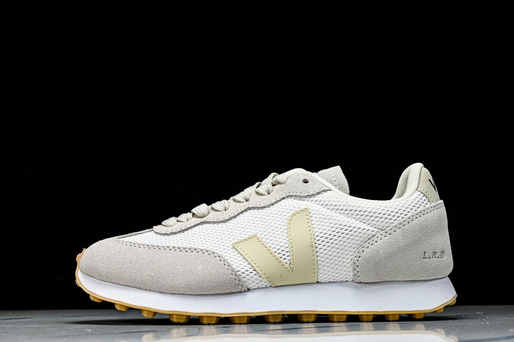 VEJA Rio Branco Alveomesh Blanco / Beige
