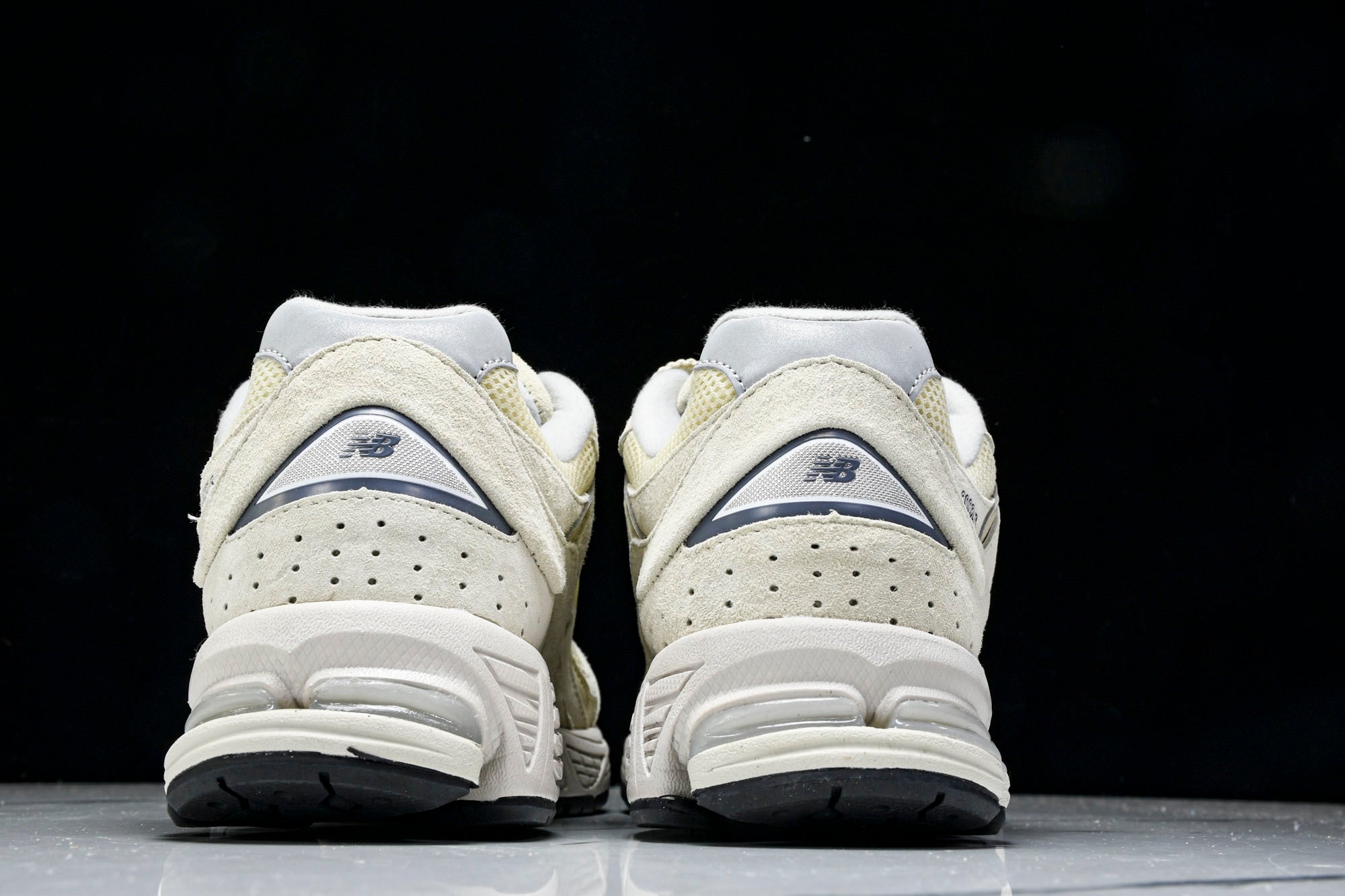 NB 2002R Hueso / Blanco Roto / Azul Marino - Imagen 5