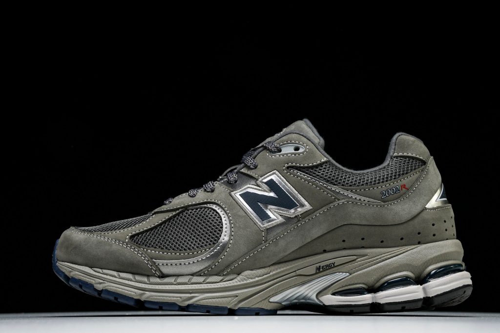 NB 2002R Verde Oliva / Gris / Azul Marino