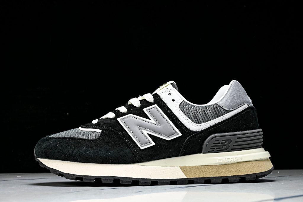 NB 574 Negro / Gris / Blanco Roto