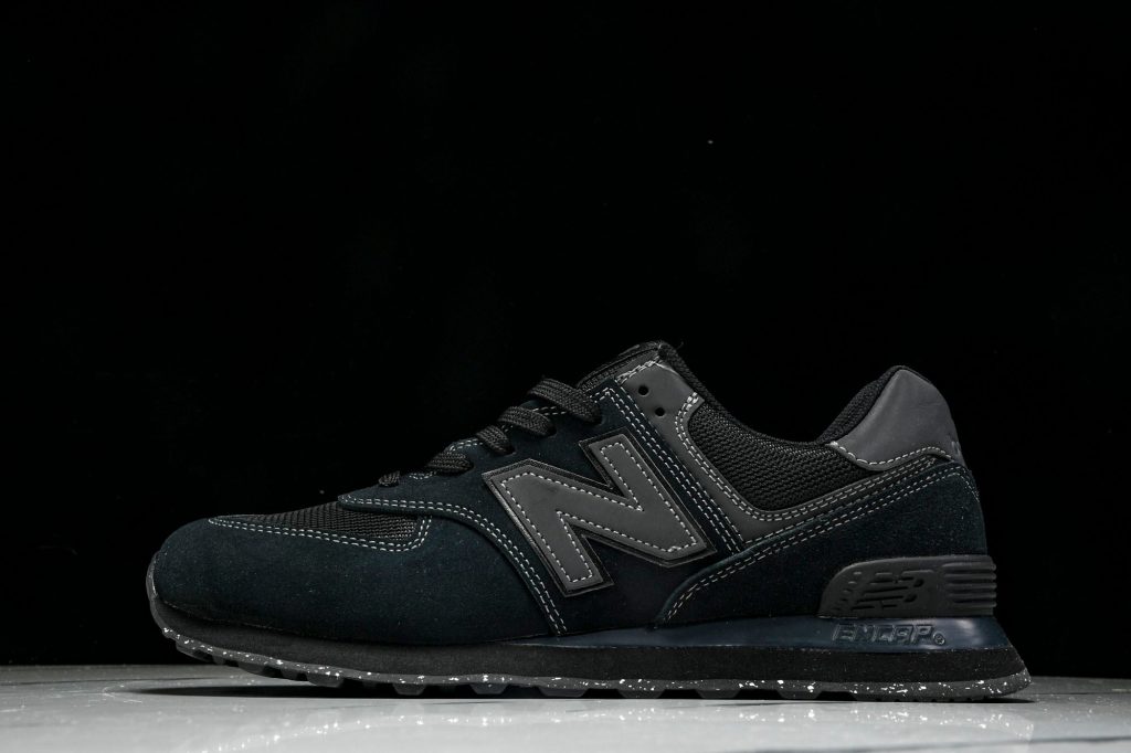NB 574 Negro / Gris Oscuro