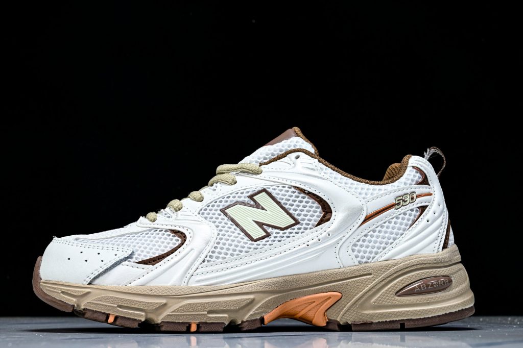 NB 530 Blanco / Marrón / Beige