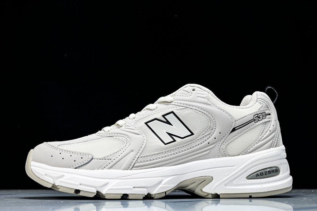 NB 530 Beige / Blanco / Negro