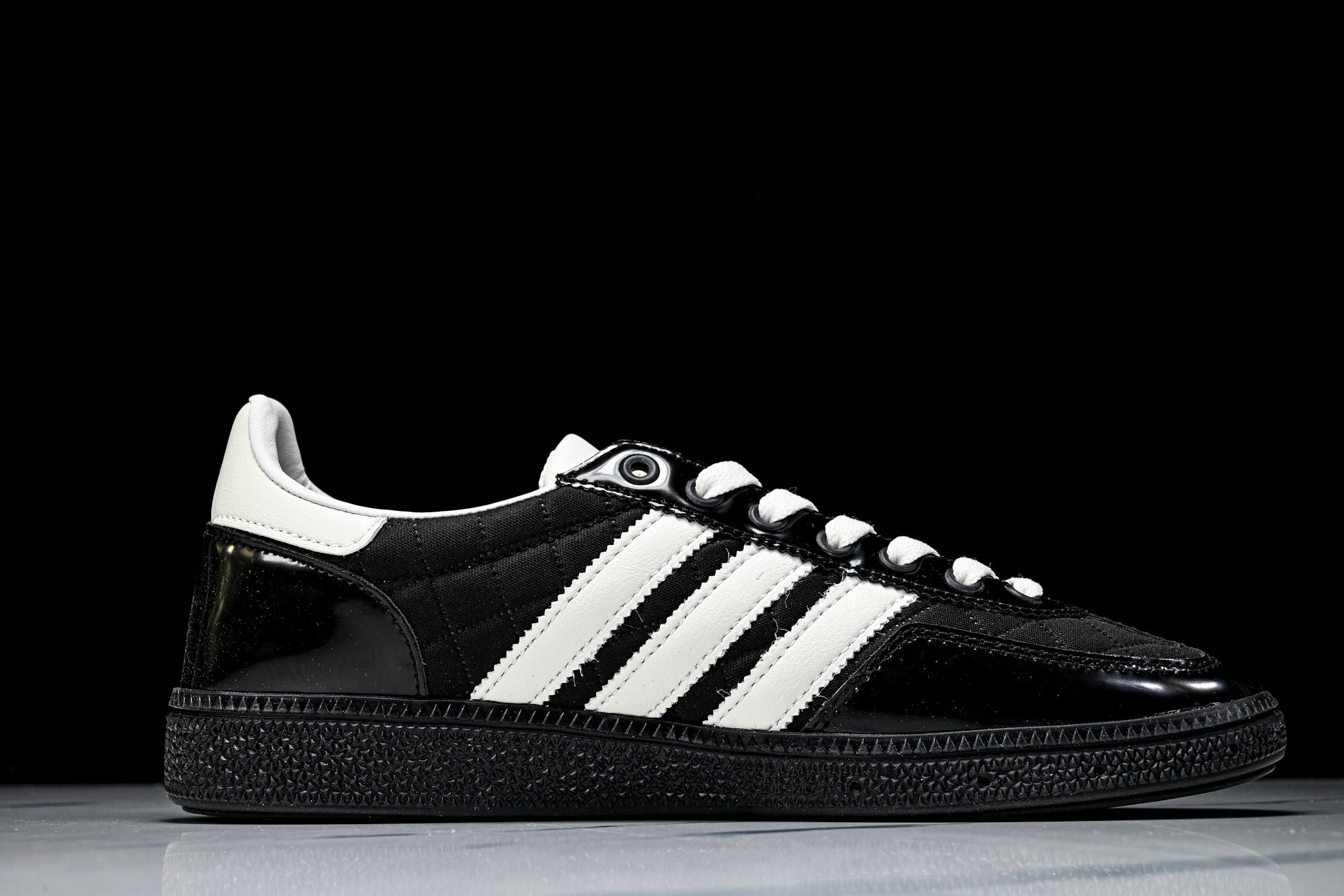 adidas Handball Spezial Negro / Blanco / Dorado - Imagen 2