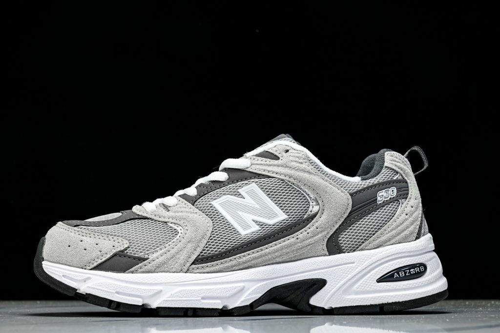 NB 530 Gris / Gris Oscuro
