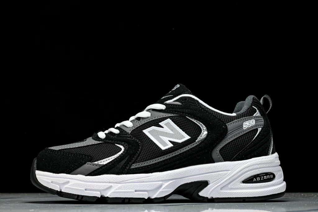 NB 530 Negro / Gris