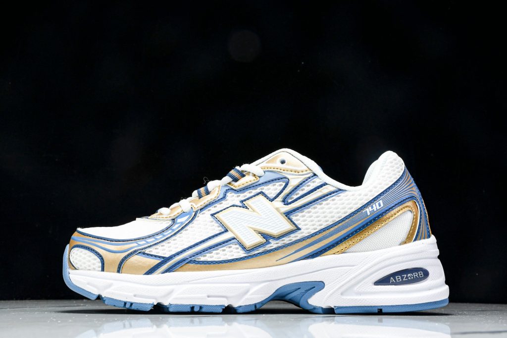 NB 740 Blanco / Azul / Dorado