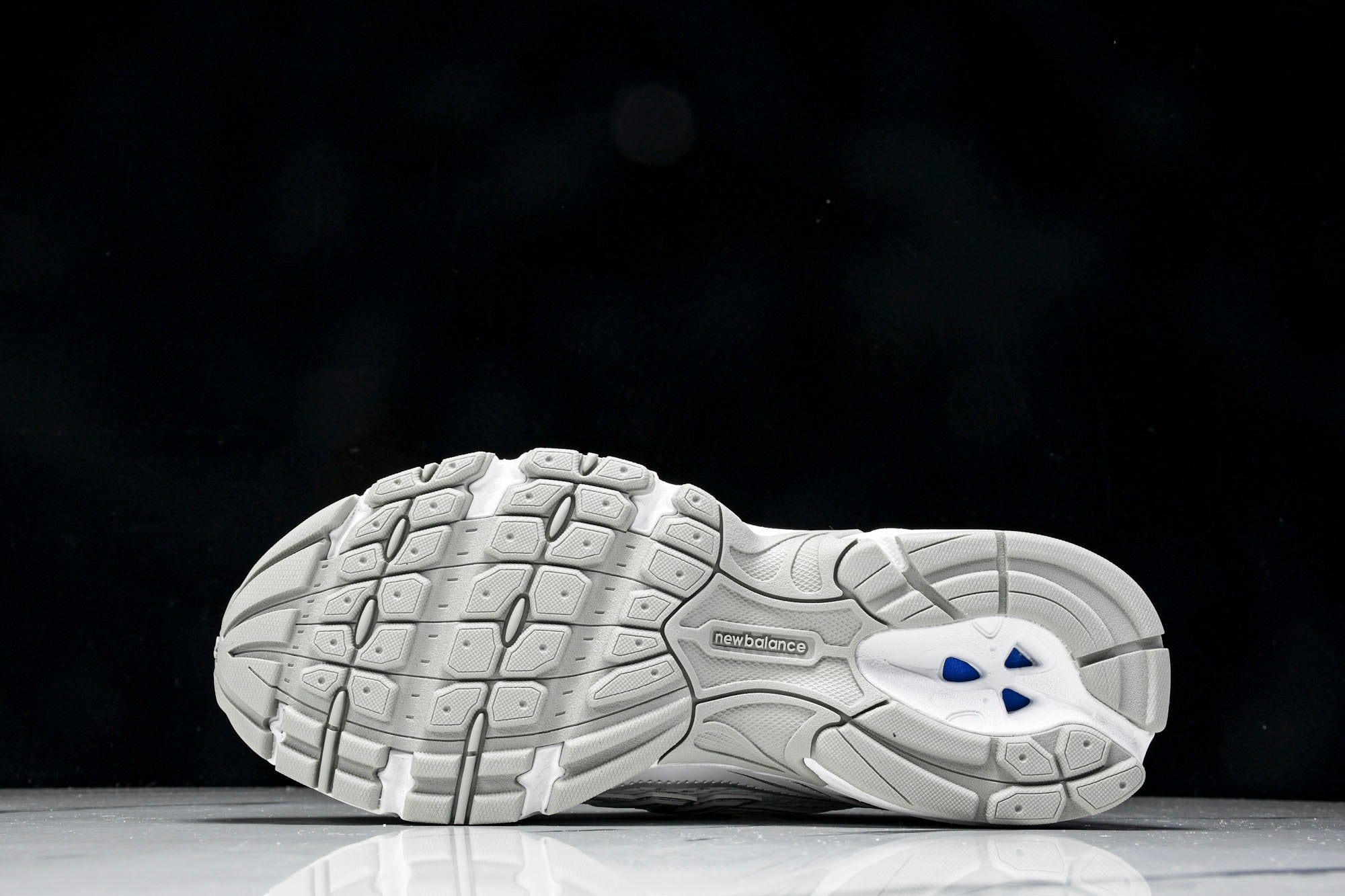 NB 740 Blanco / Plata - Imagen 4