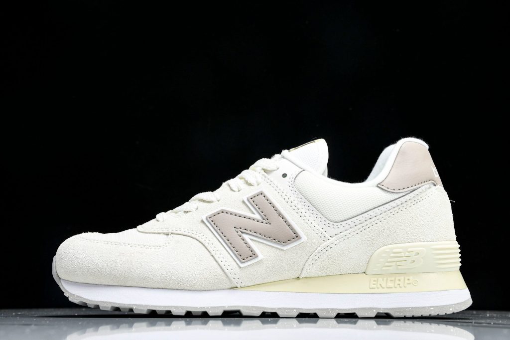 NB 574 Blanco Roto / Beige