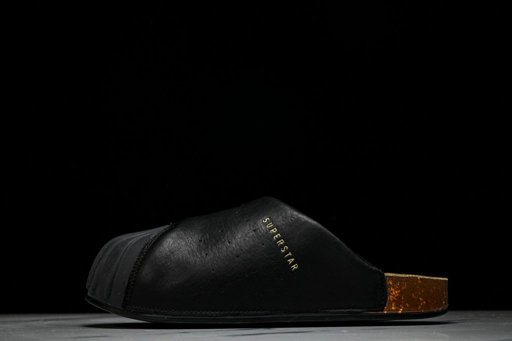 adidas Adimule Superstar de Piel Negro / Oro Metalizado