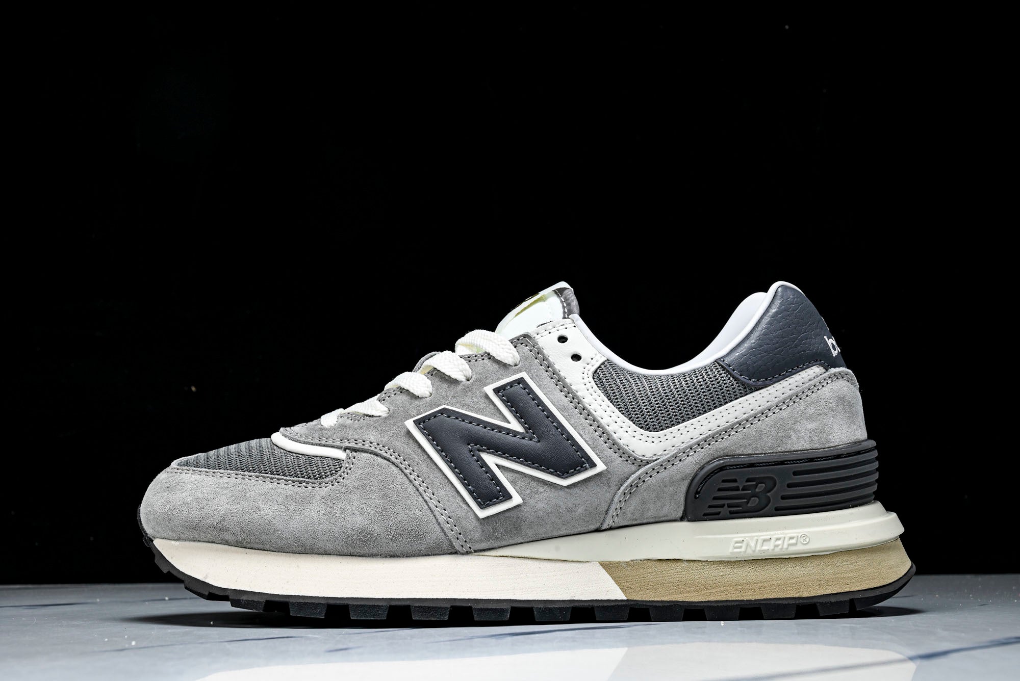 NB 574 Gris / Blanco Roto / Azul Marino