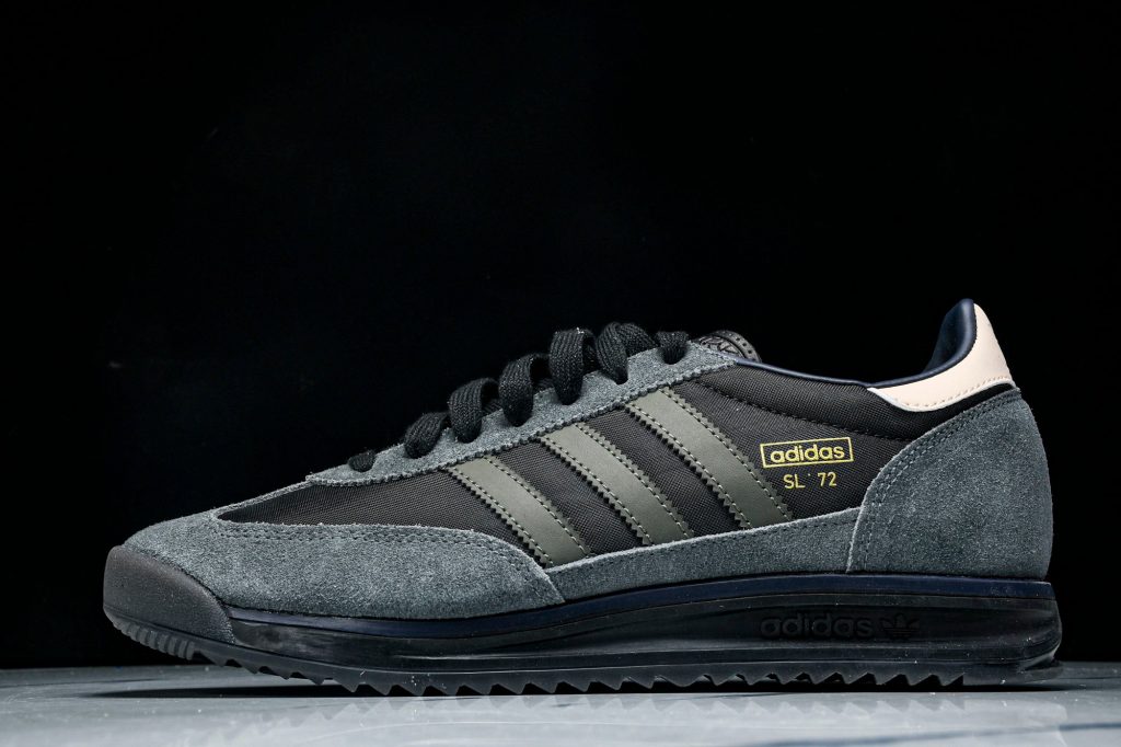 adidas SL 72 RS Negro / Gris Oscuro / Verde Oliva