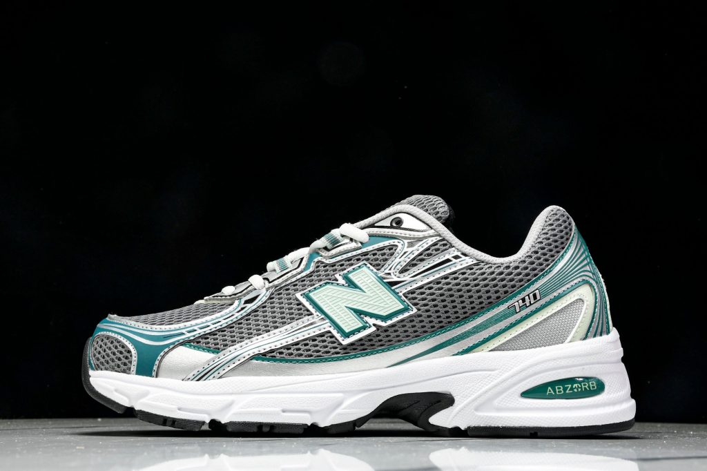 NB 740 Gris / Verde Azulado / Blanco