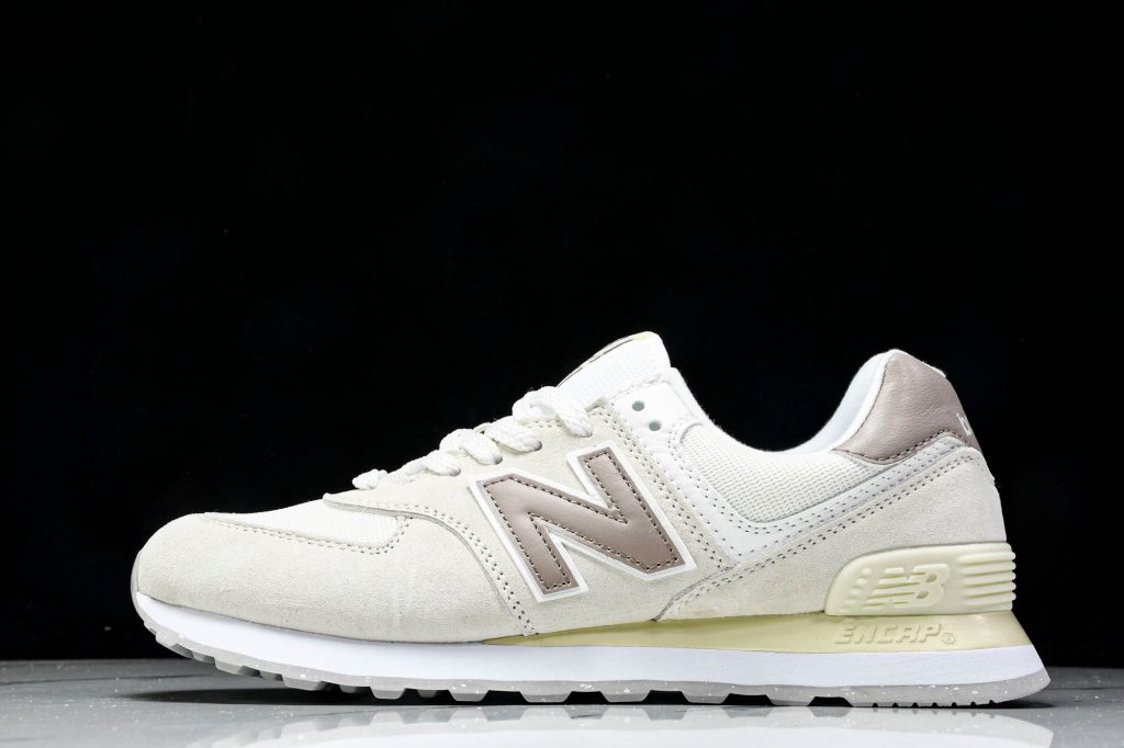 NB 574 Blanco Roto / Gris Topo