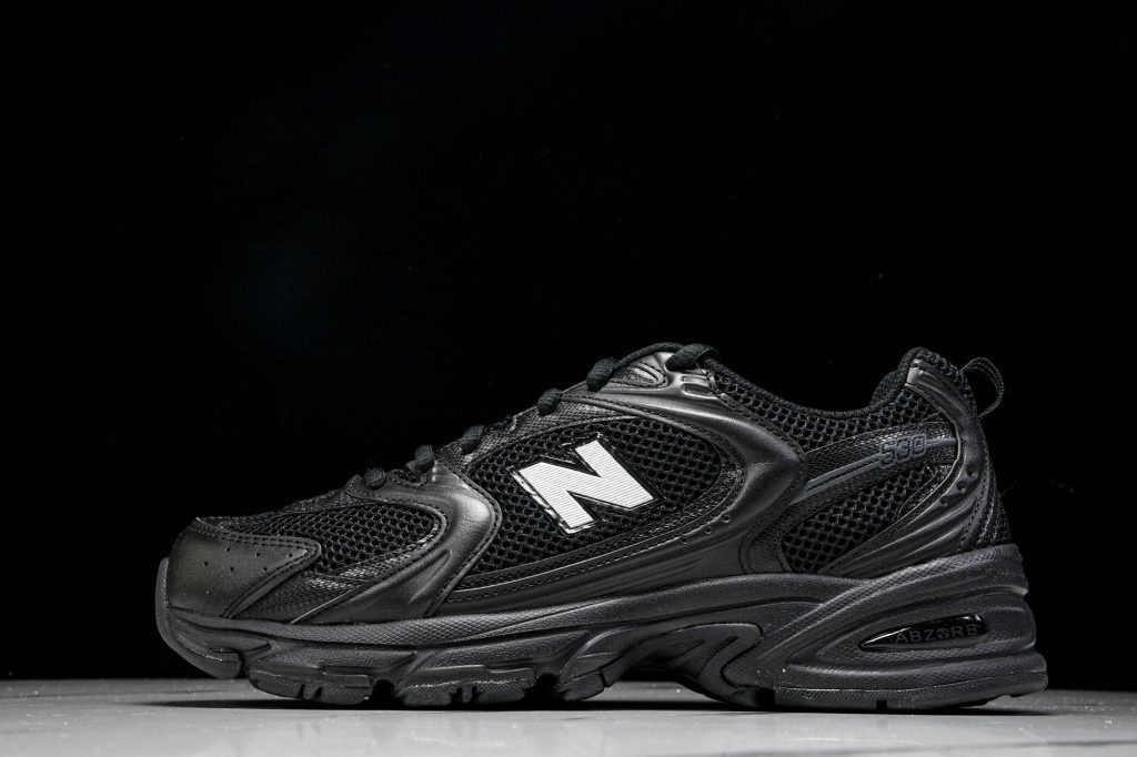NB 530 Negro / Blanco