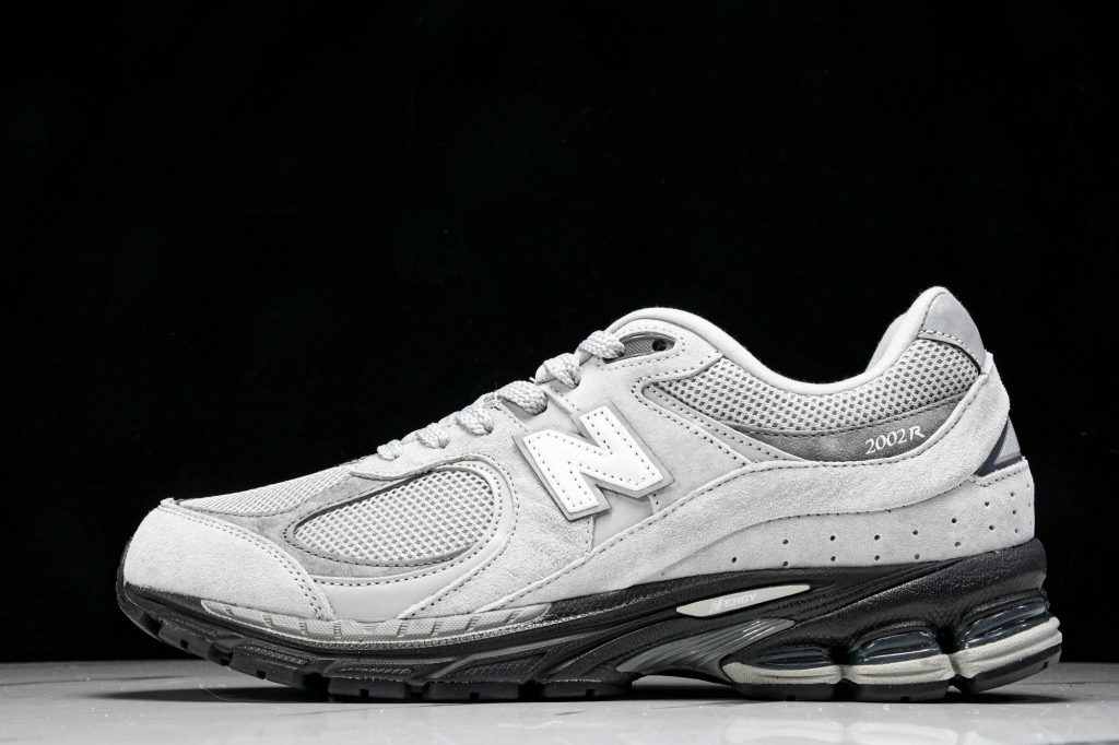 NB 2002R Gris / Blanco Roto / Negro