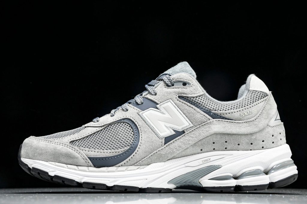 NB 2002R Gris / Blanco