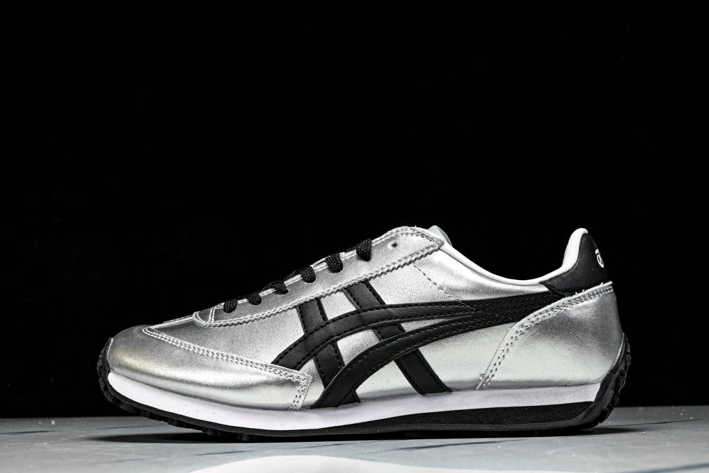 Onitsuka Tiger EDR 78 Plata Metalizado / Negro