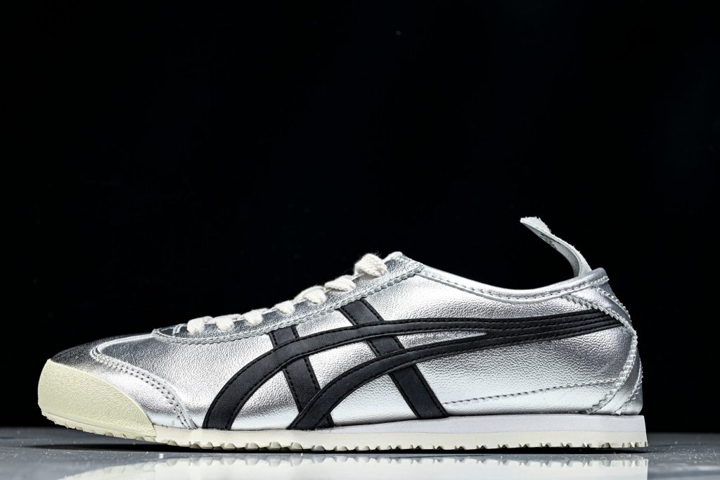 Onitsuka Tiger Mexico 66 Plata Metalizado / Negro